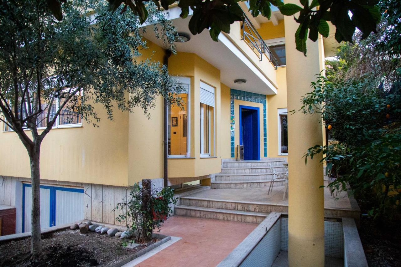 Blue Door Hostel Tirana Exterior foto